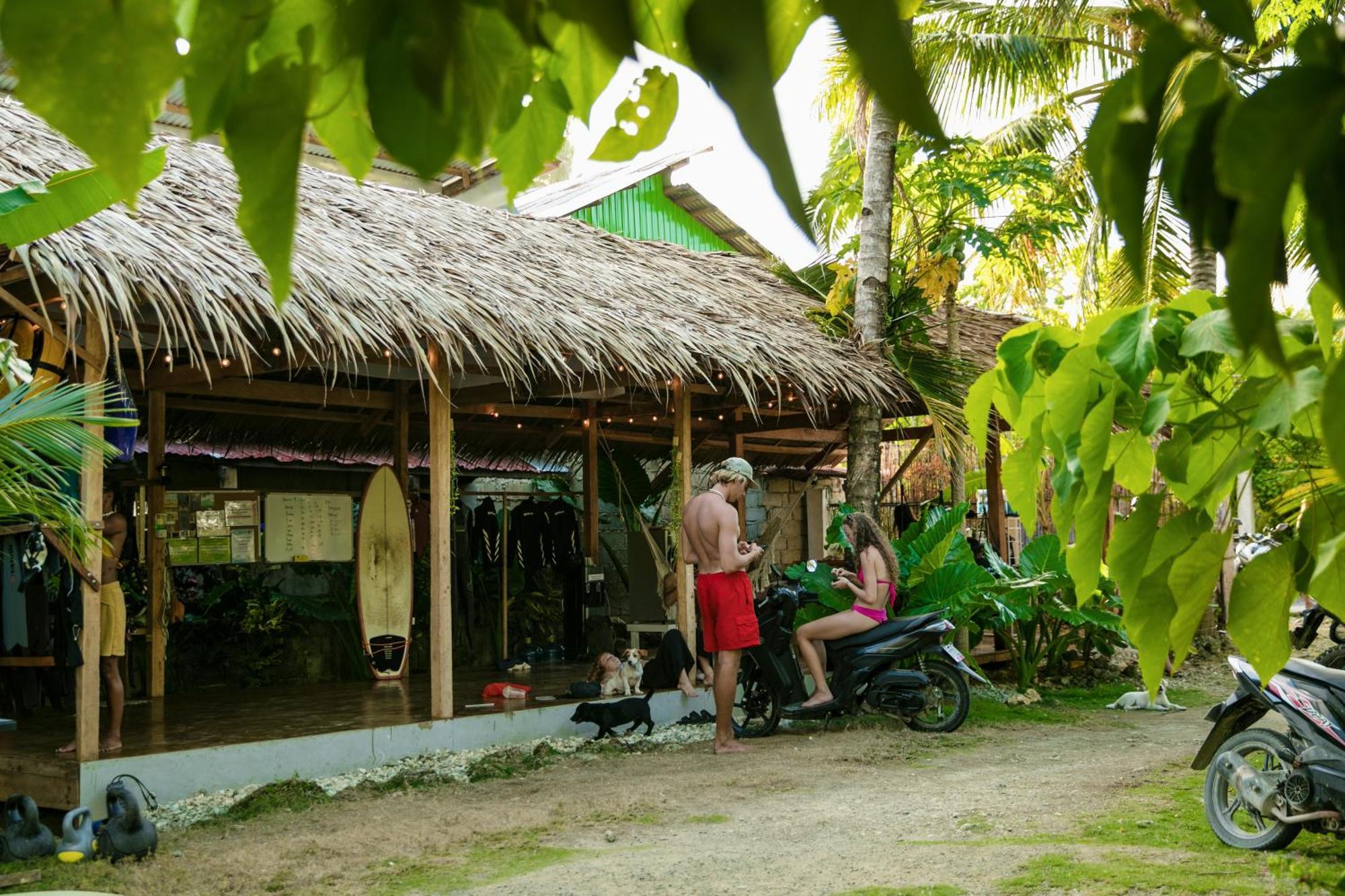 Ozen Freediving Hostel General Luna  Exterior photo