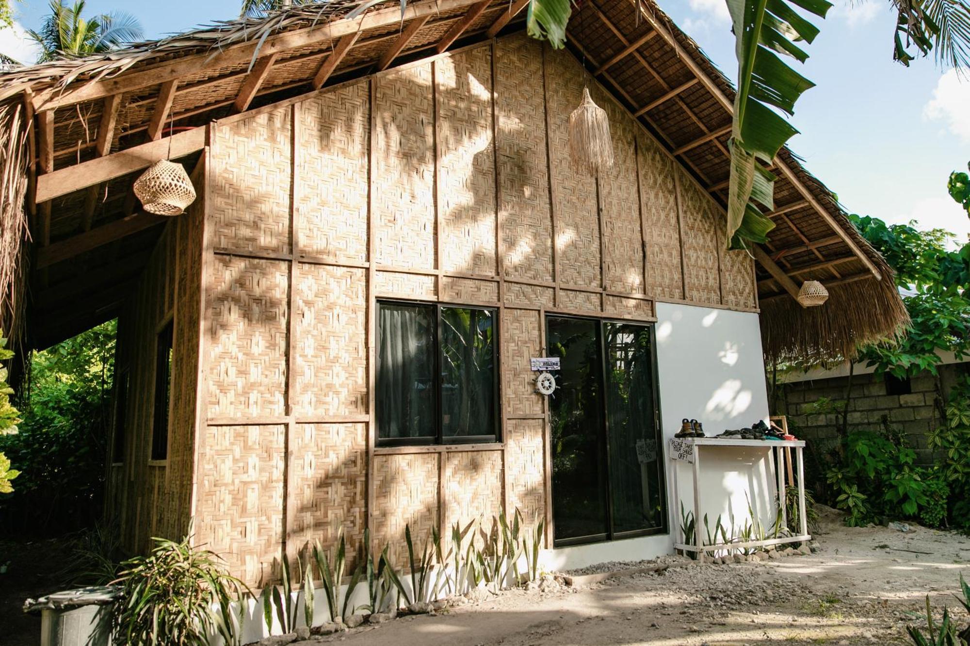 Ozen Freediving Hostel General Luna  Exterior photo